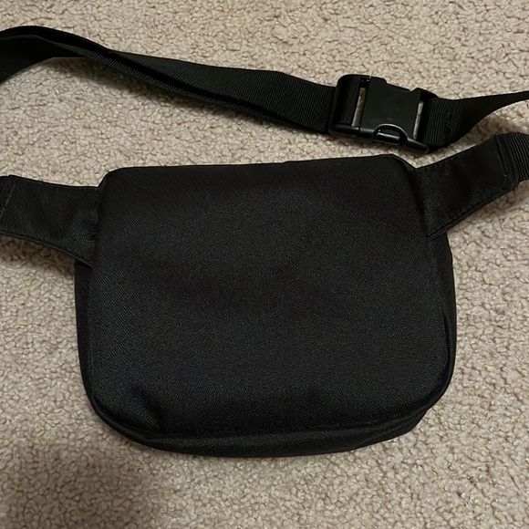 Herschel Fifteen Cotton Casuals Belt Bag/Fanny Pack In Black Great Condition - Picture 6 of 7